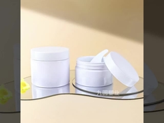 Glas-Tropffflasche mit kindersicherer Kappe Bernstein-Glas-Tropffflasche mit kindersicheren Tropffflasche